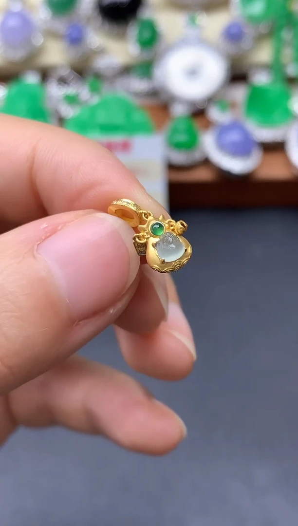 颈饰18K金镶嵌翡翠118中国好珍宝