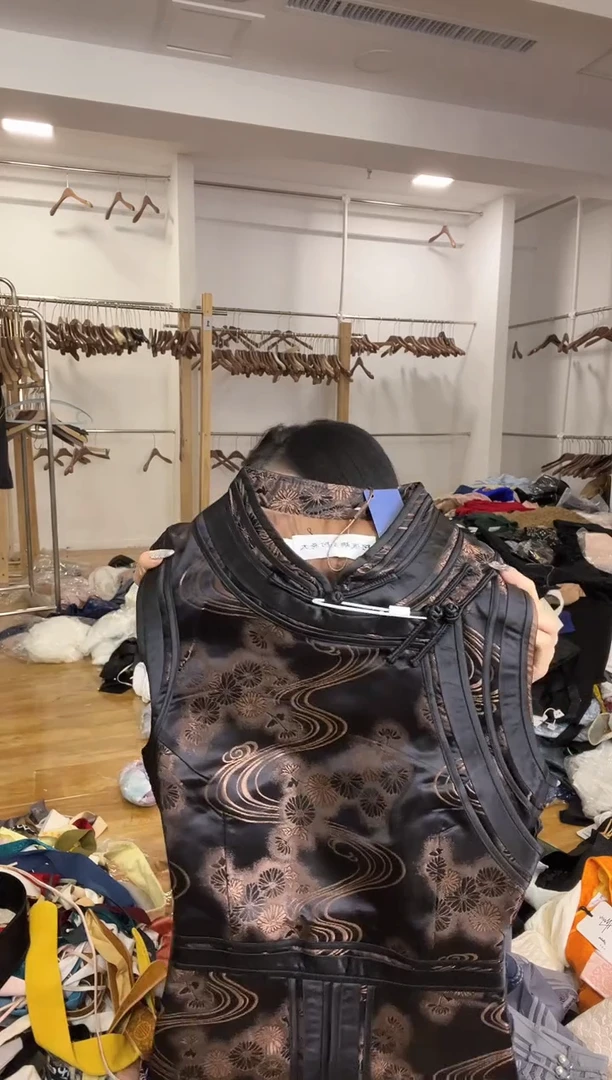 M码       90-105斤   马甲