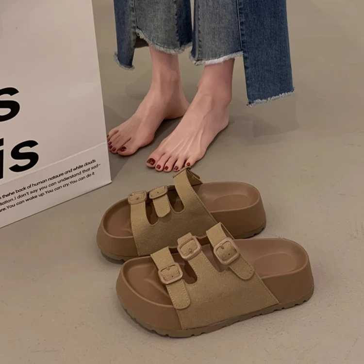小个子厚底一字扣凉拖鞋女外出2025年夏季爆款高颜值增高沙滩凉鞋