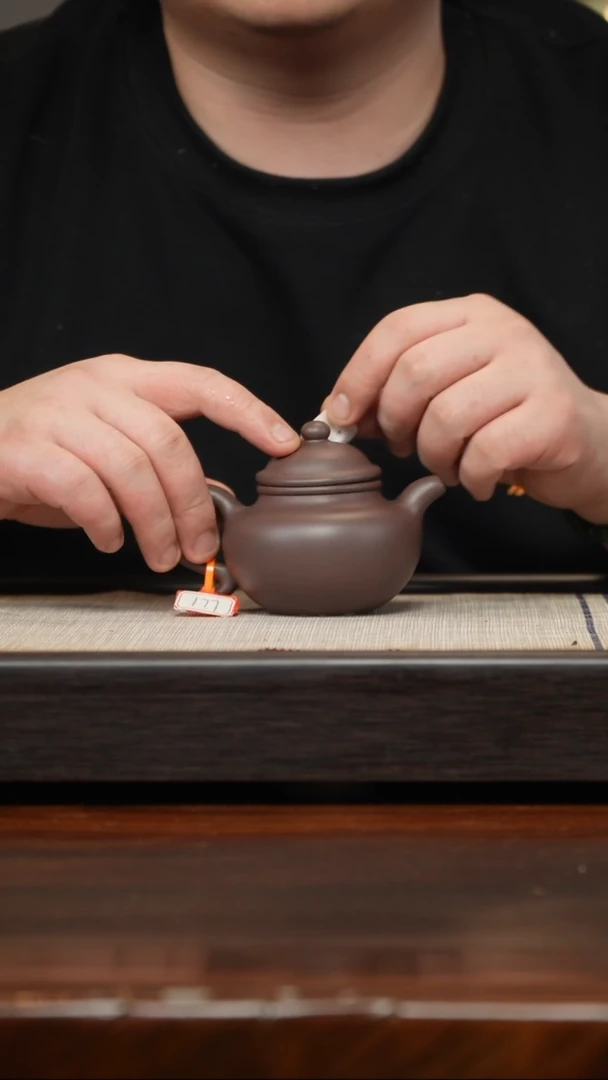 【闪购商品】紫砂茶壶四底莲子（邢）