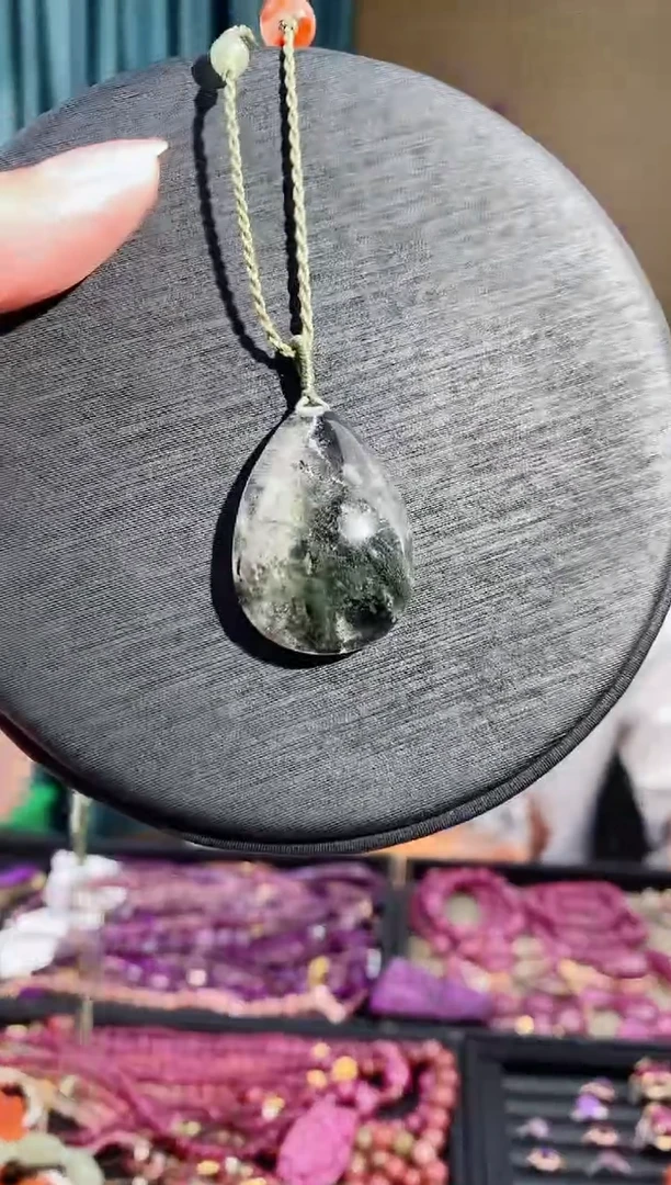 未镶嵌吊坠(赠链)水晶228