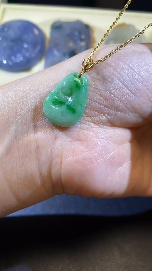 【闪购商品】翡翠吊坠(不含链)18K金镶嵌缅甸天然A货翡翠