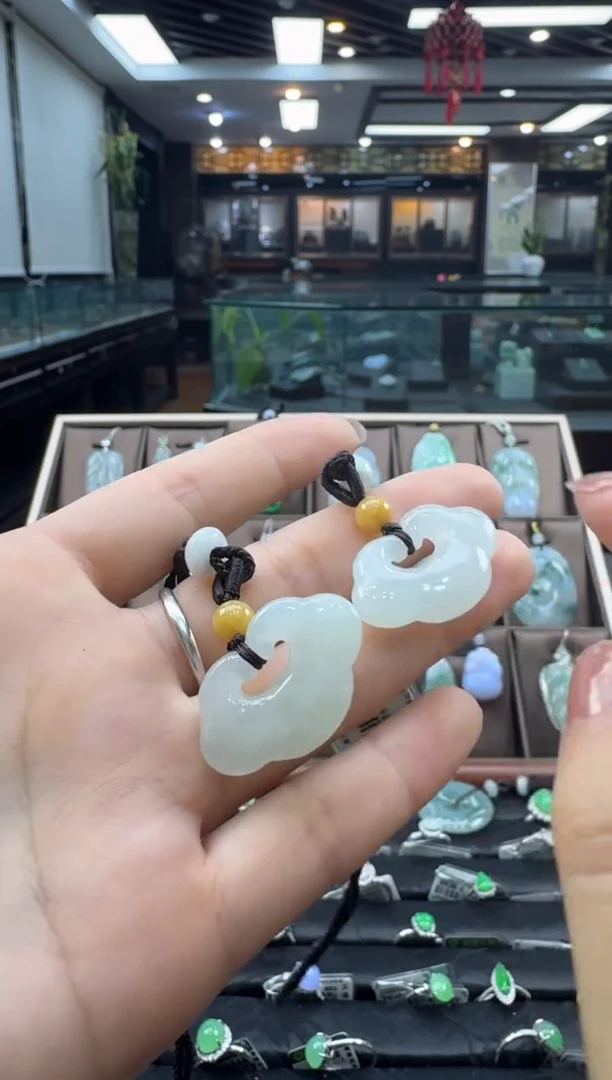 颈饰未镶嵌翡翠如意锁多样性发货