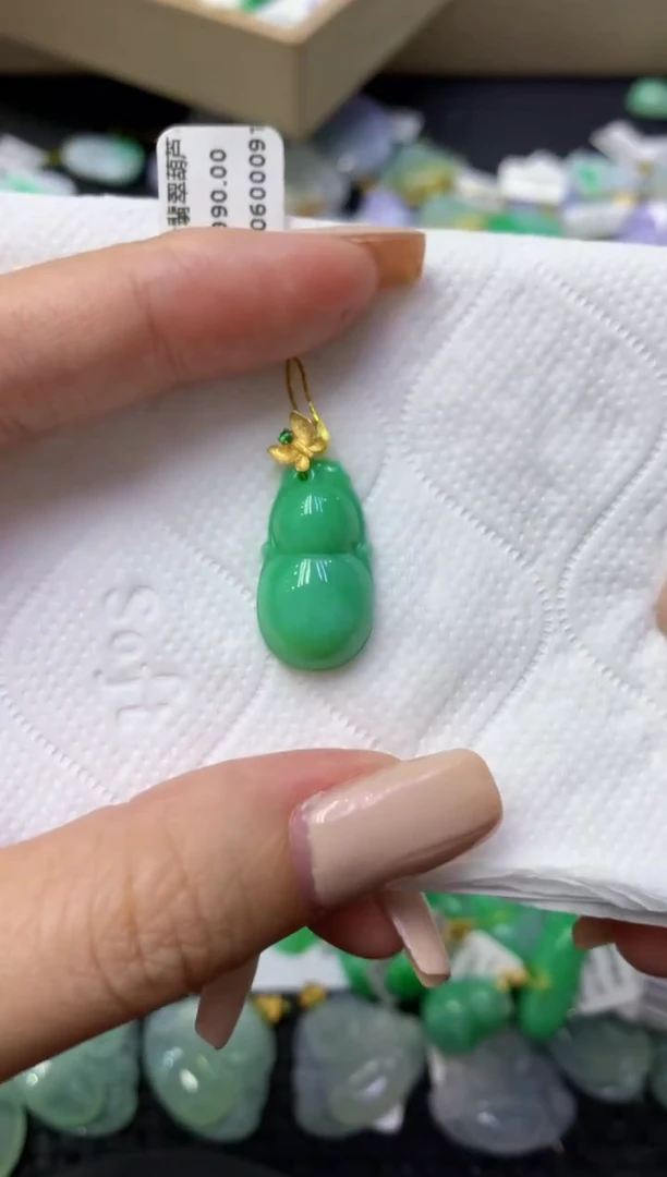 颈饰18K金镶嵌翡翠天然缅甸翡翠A货