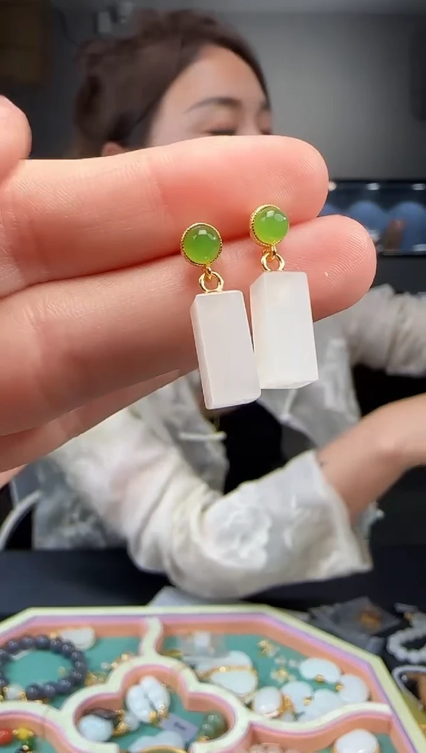 和田玉银S925镶嵌耳饰1