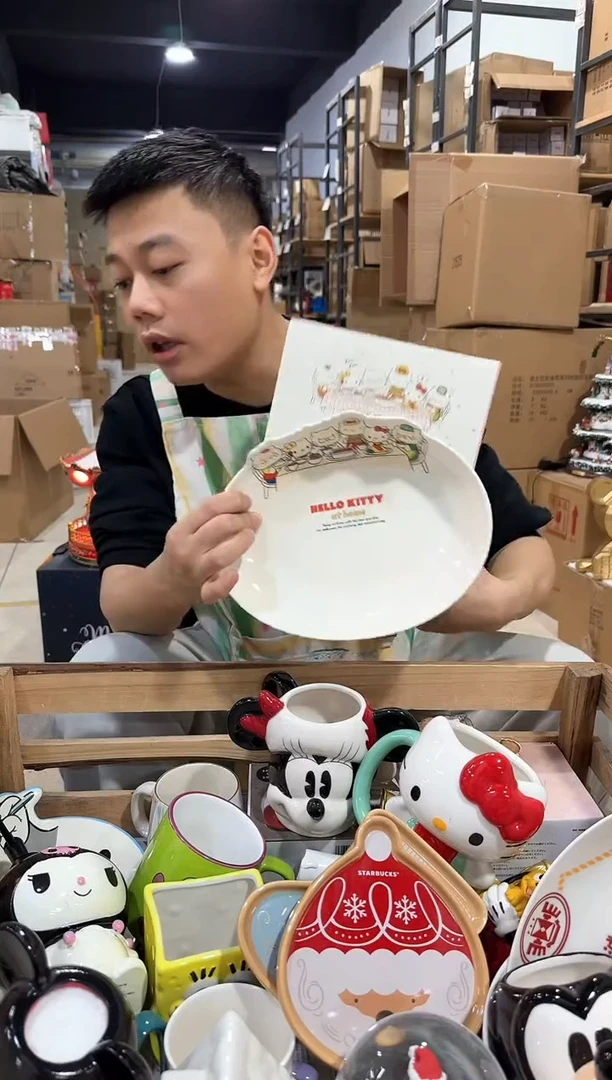 瓷片原盒kt猫一家人餐盘