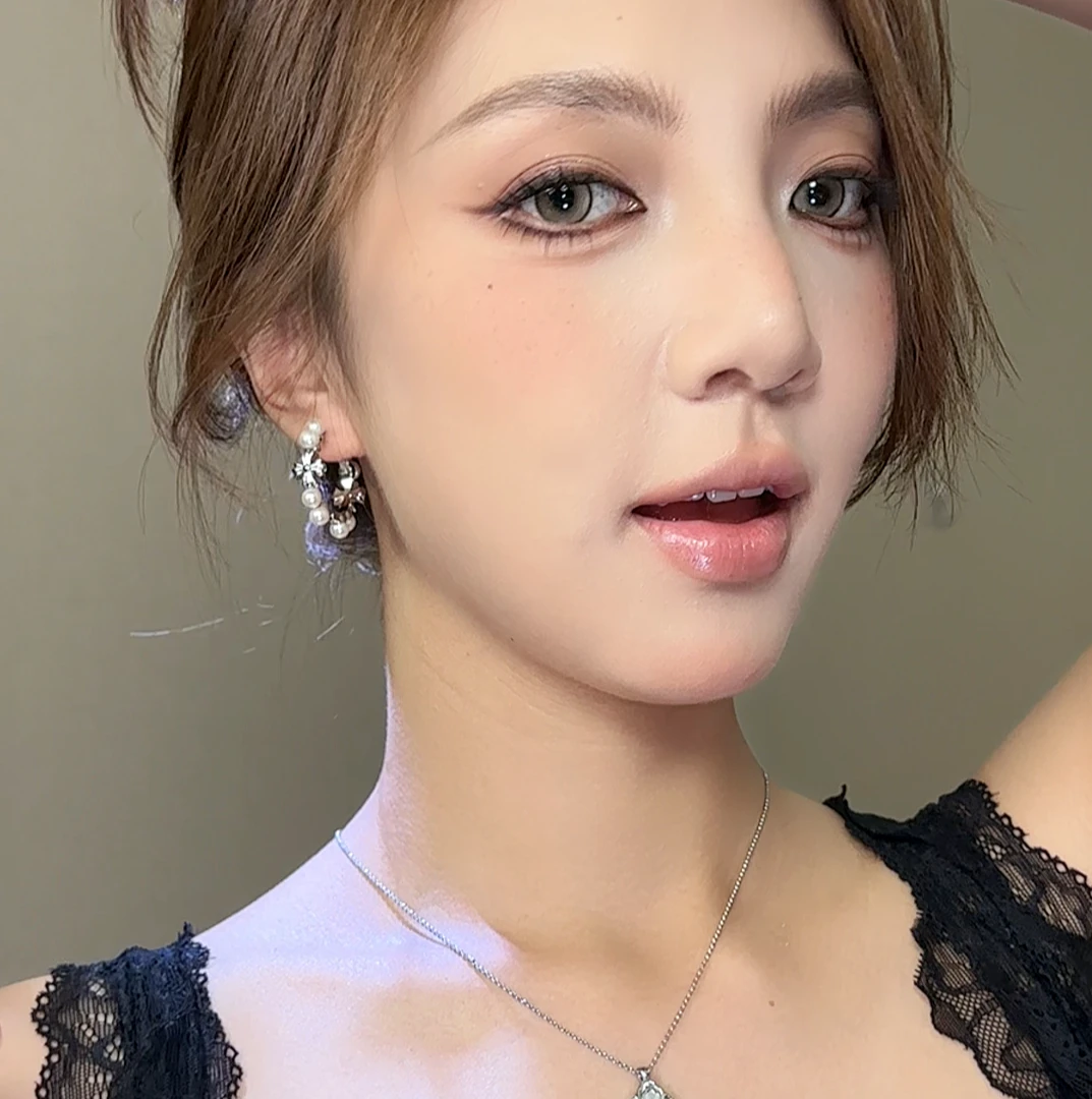 铜合金仿珍珠耳饰 克罗家甜酷风耳饰耳钉小众时尚百搭通勤高级感