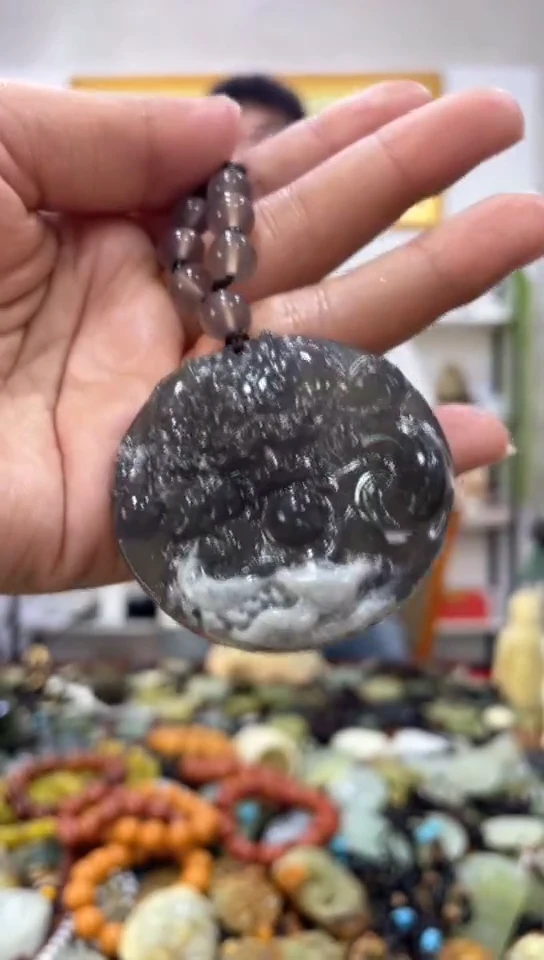 未镶嵌岫玉吊坠