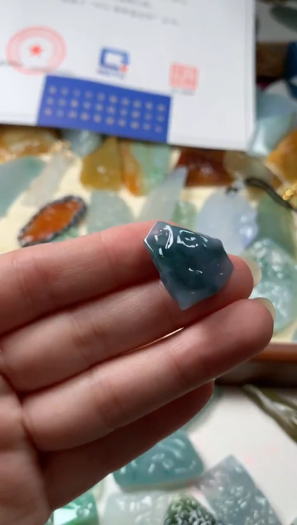 【闪购商品】翡翠颈饰未镶嵌吊坠
