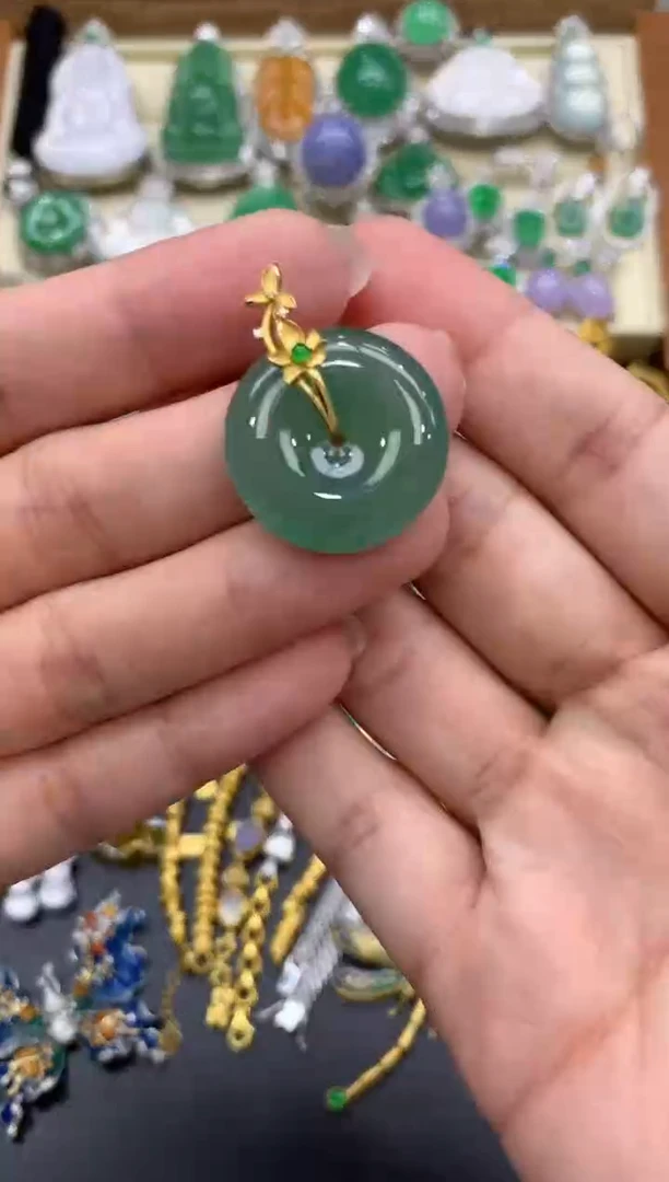 翡翠18K金镶嵌颈饰169-中国好珍宝