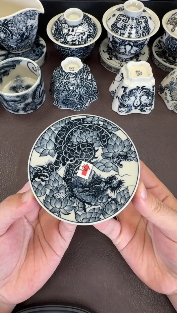 W****1一物一拍 穿花龙盖置