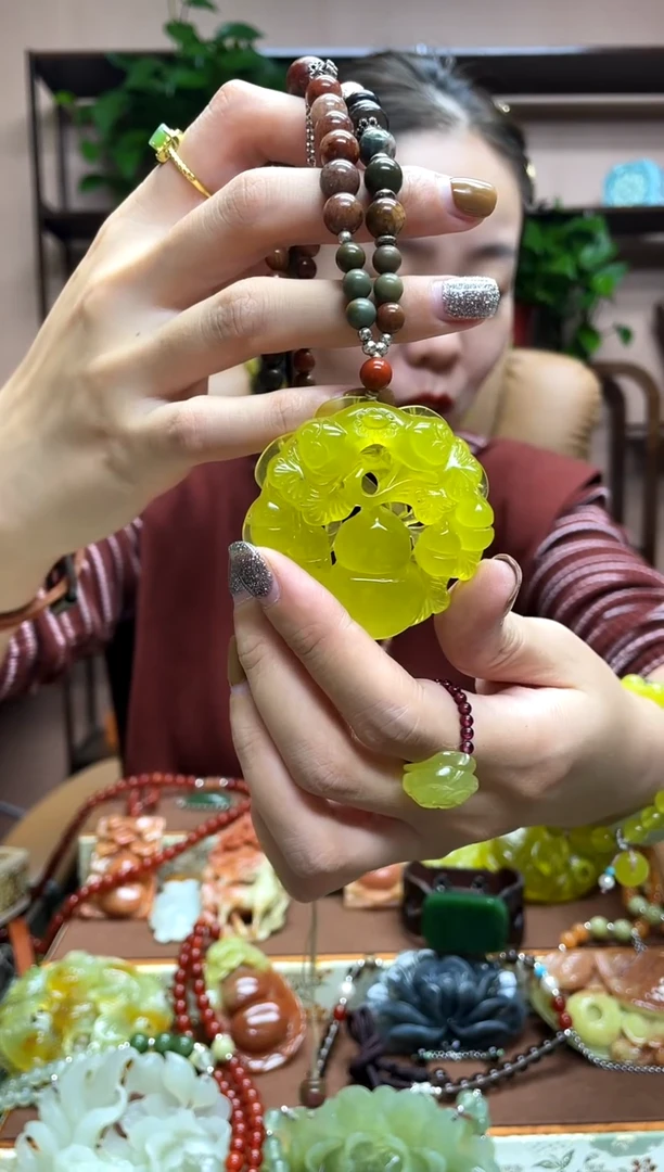 未镶嵌岫玉吊坠·