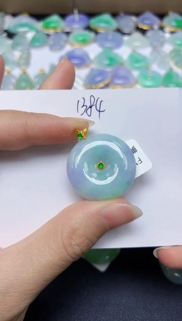 翡翠18K金镶嵌颈饰 天然缅甸翡翠A货