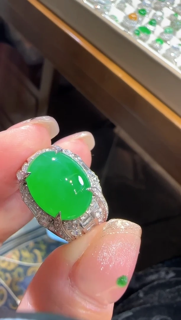 【闪购商品】翡翠戒指18K金镶嵌蛋面68000定金10000