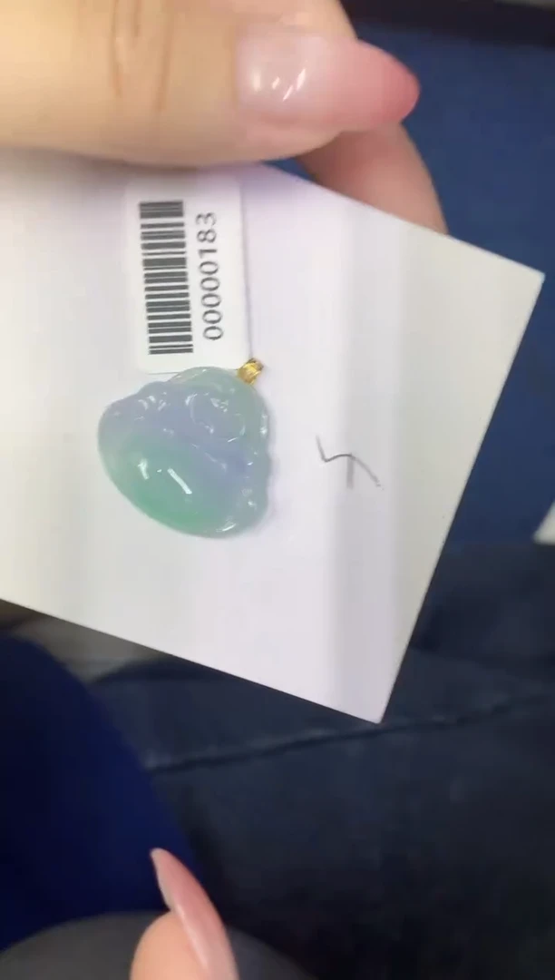 翡翠18K金镶嵌颈饰缅甸天然翡翠A货