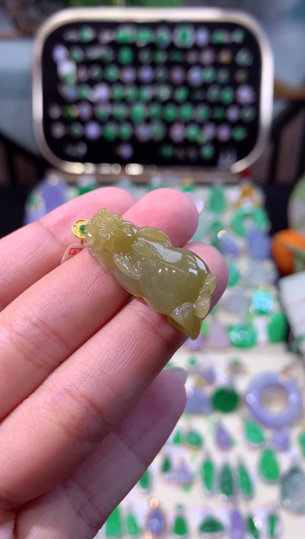 【闪购商品】翡翠颈饰18K金镶嵌缅甸天然A货翡翠