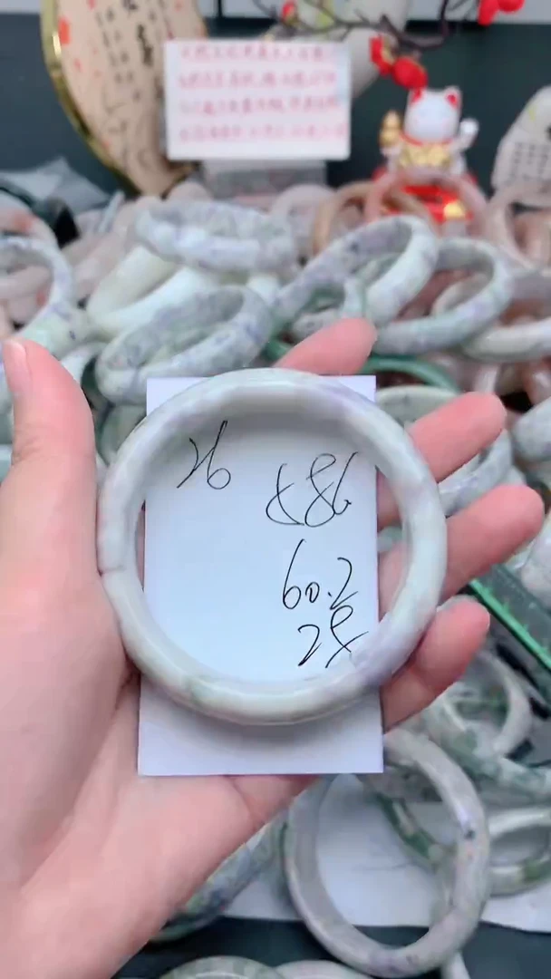 未镶嵌手镯石英质玉586