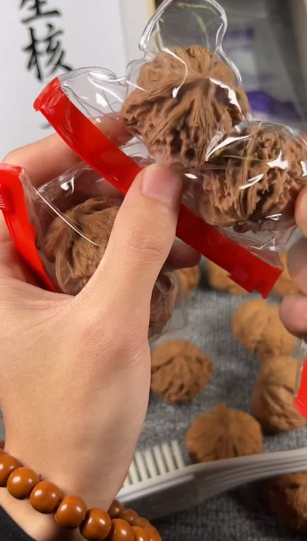 吊坠文玩核桃w****.宫灯1111