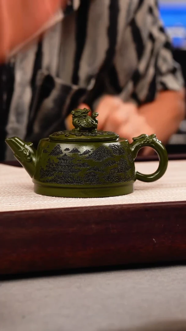 茶杯紫砂绿泥 龙龟 刻绘