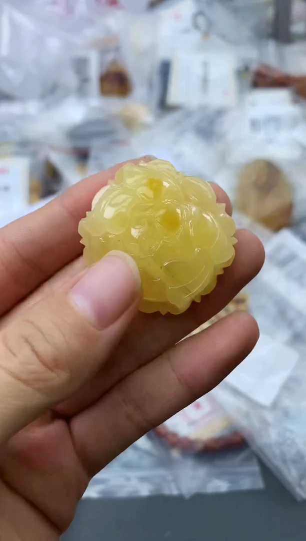 未镶嵌琥珀珠宝奇石144