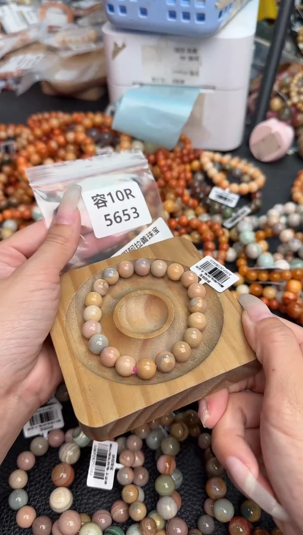 【闪购商品】石英质玉手链未镶嵌10R5653