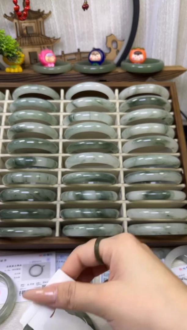 未镶嵌手镯石英质玉微瑕808