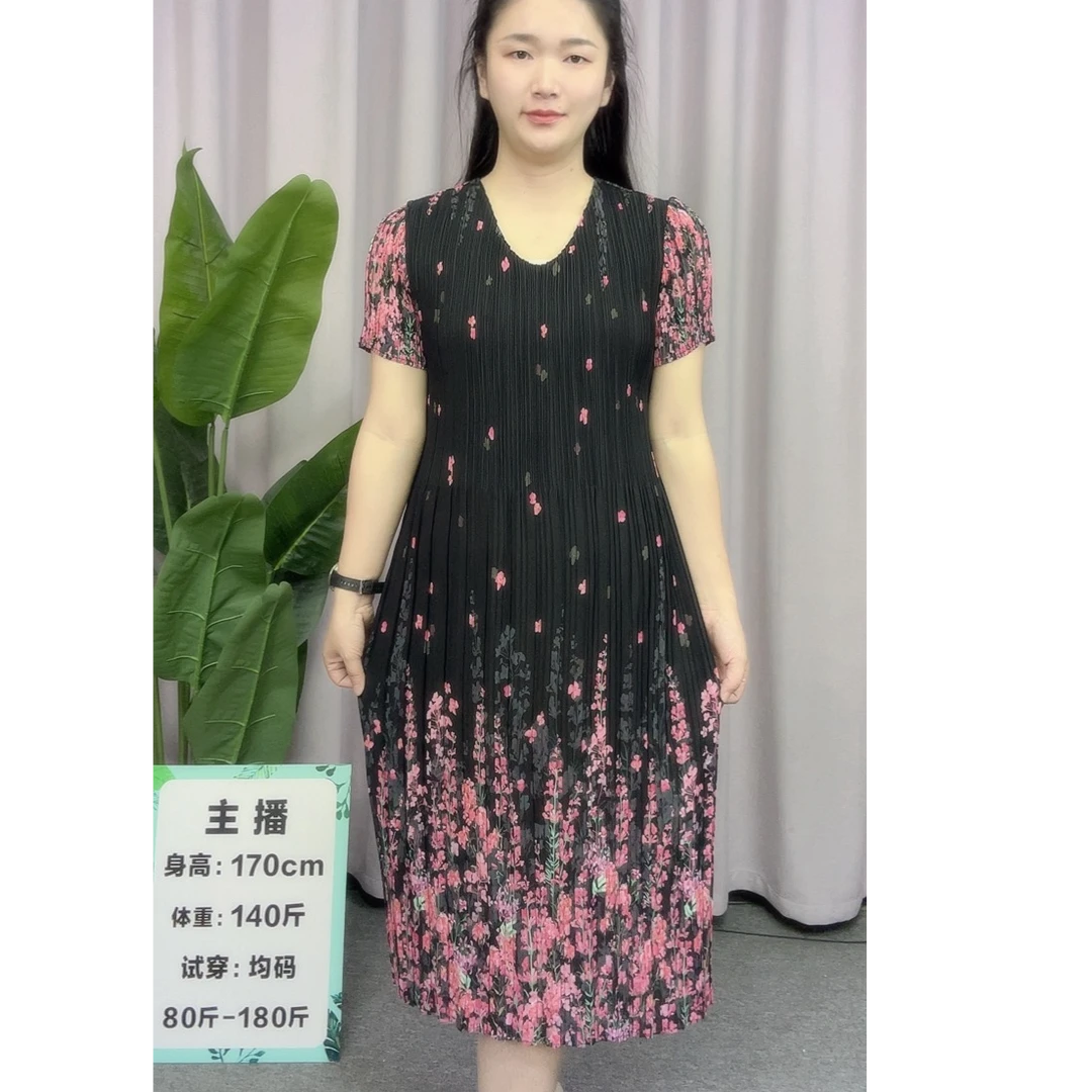 【189】  三宅褶皱连衣裙大码女装宽松显瘦夏季复古中长款印花