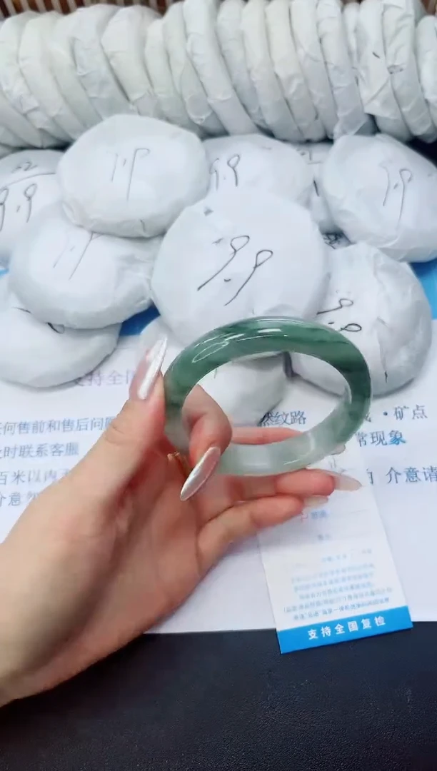 石英质玉手镯未镶嵌15/59.4