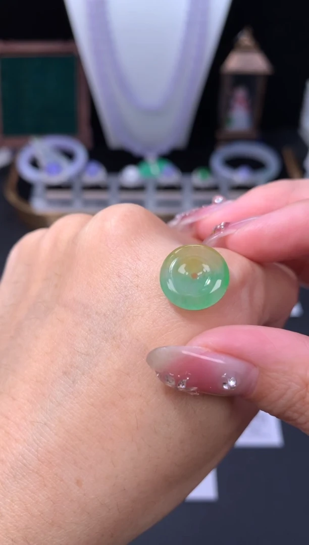 未镶嵌定制翡翠48小时鉴赏期 退货不扣服务费