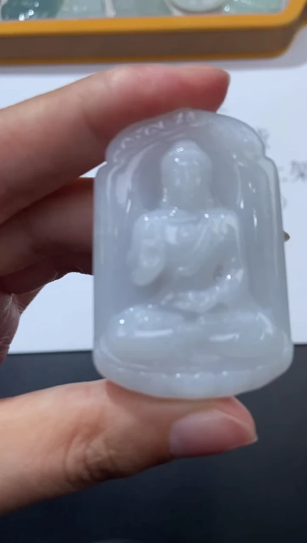未镶嵌挂件翡翠374358    多人
