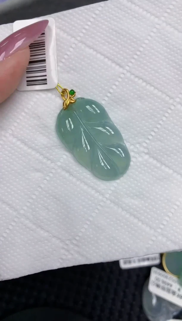 翡翠18K金镶嵌颈饰1111111111