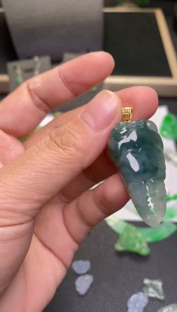 翡翠18K金镶嵌颈饰净货39770