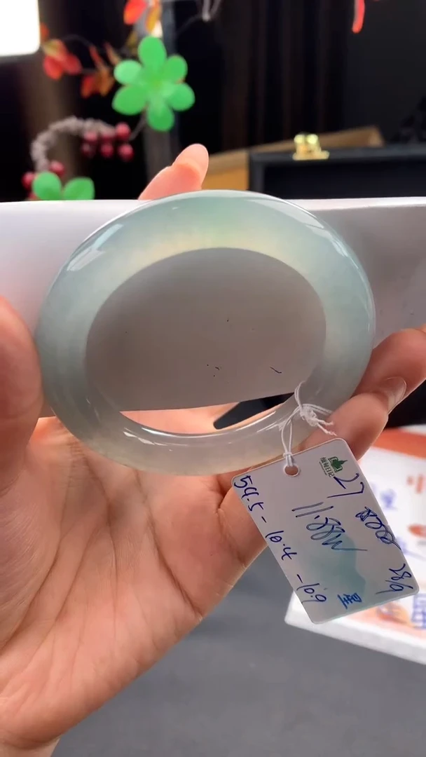 未镶嵌手镯翡翠自带#送人#，联系客服核对地址~