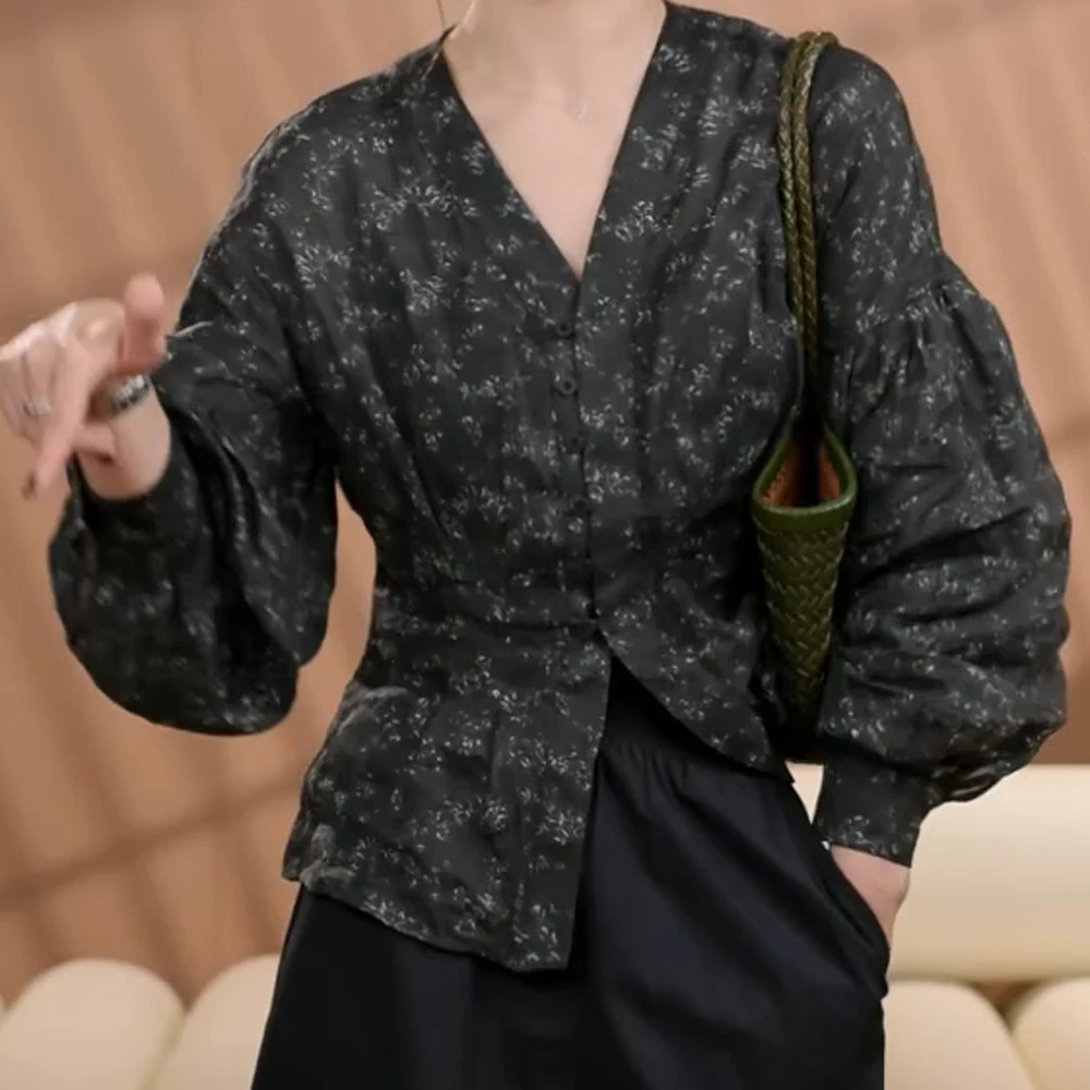 2025"温莎小姐"夏季褶皱V领小众碎花上衣衬衫百搭韩版时尚长袖