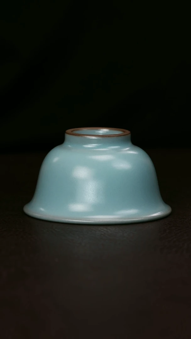 其他汝官窑精品云款小压手杯91