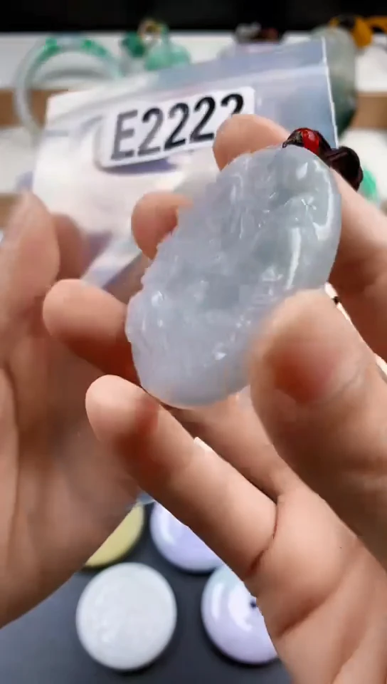 颈饰未镶嵌翡翠天然翡翠吊坠挂饰