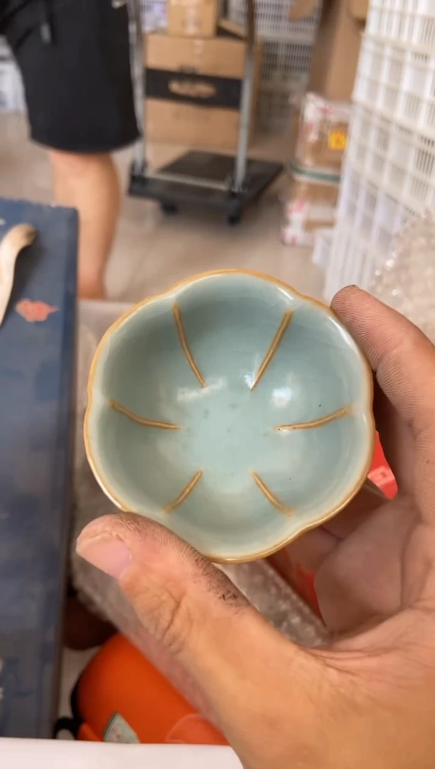 无运费险有瑕疵的摄影的产品有使用过的痕迹有点脏介意勿拍
