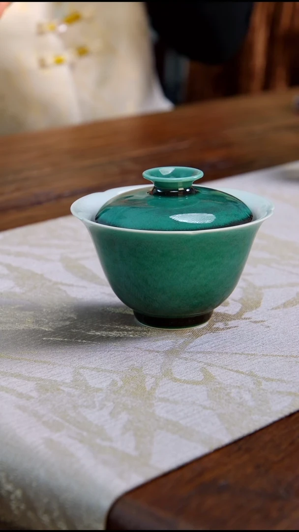 【闪购商品】文俊孔雀绿葵口盖碗