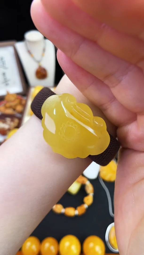 琥珀未镶嵌珠宝奇石柒月