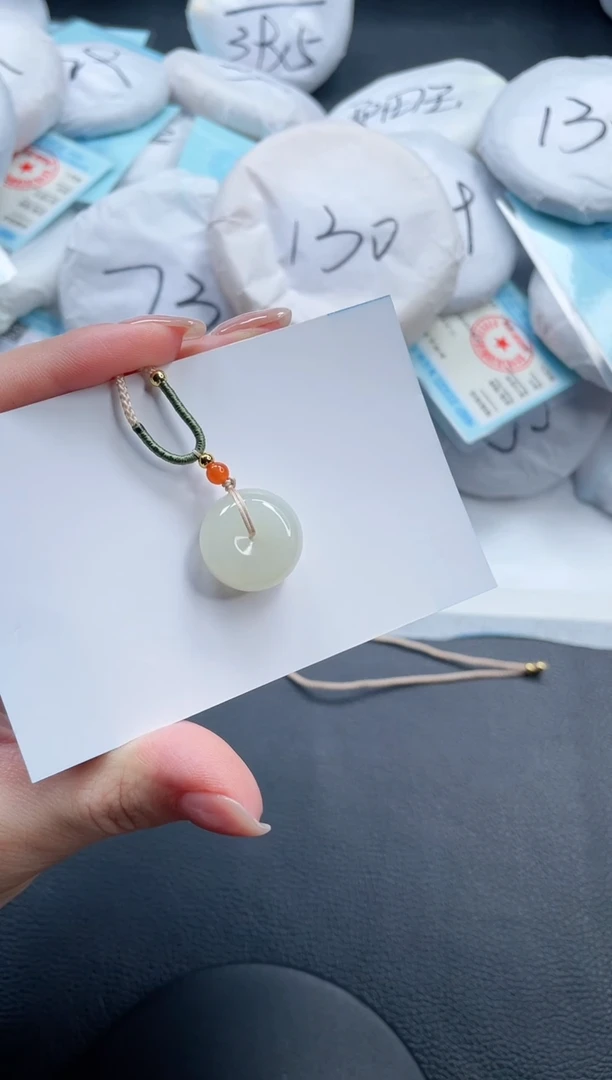 和田玉未镶嵌颈饰和田玉面包扣多样性拍一发一