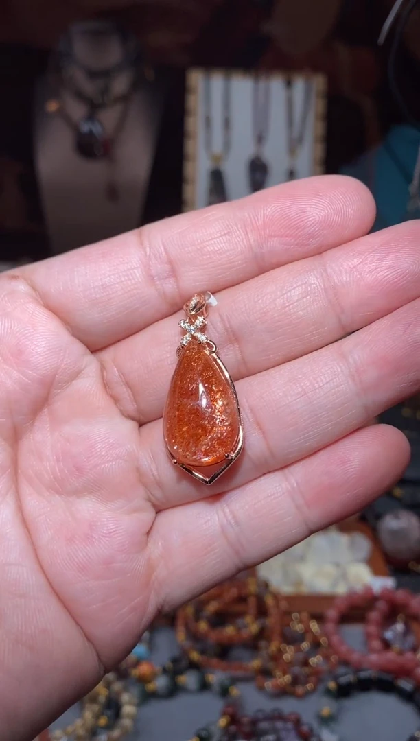 【闪购商品】长石吊坠未镶嵌金太阳