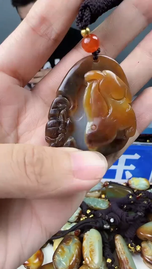 和田玉未镶嵌颈饰1