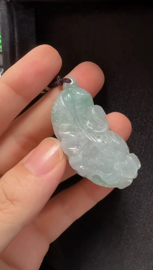 翡翠未镶嵌颈饰钱*555白菜一个