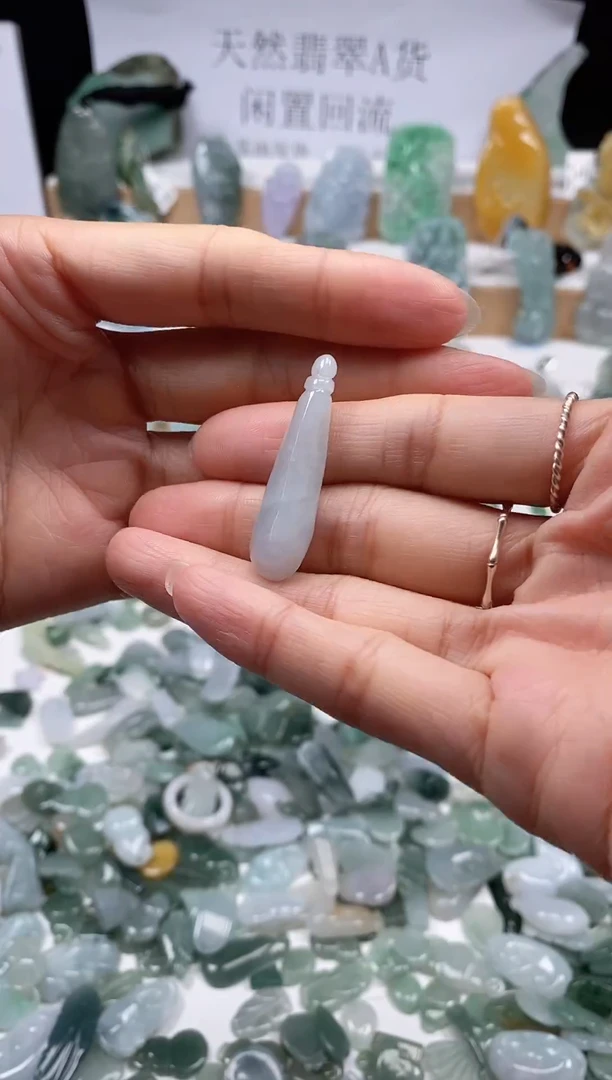 翡翠未镶嵌颈饰吊坠77