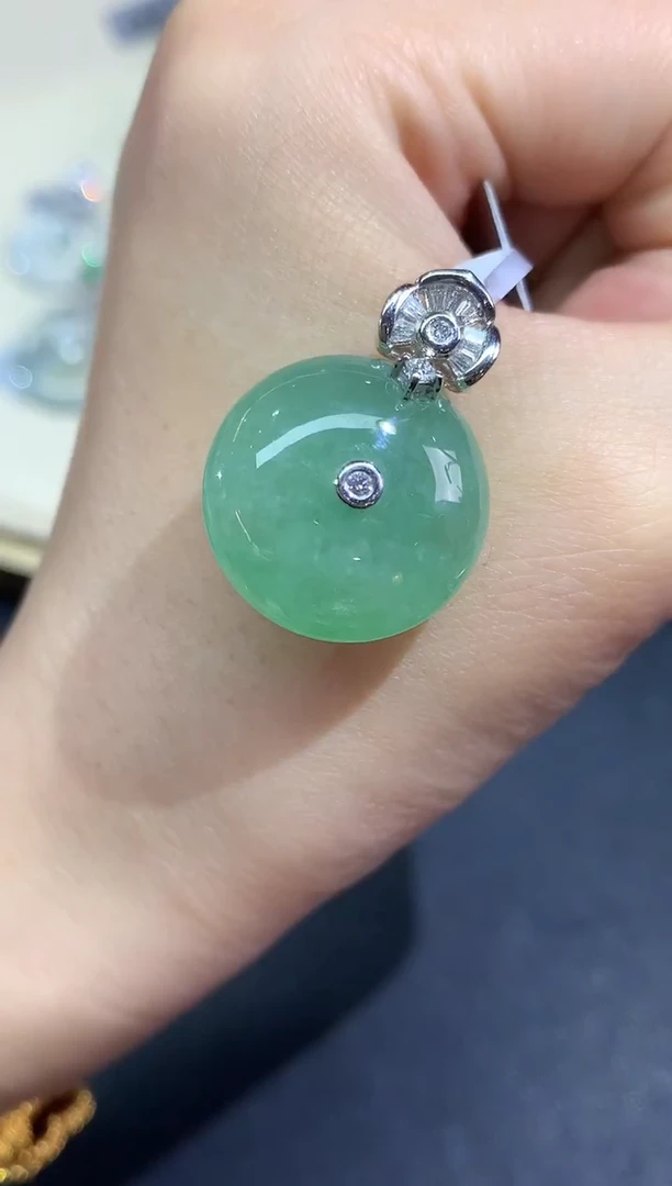 吊坠(不含链)18K金镶嵌翡翠吊坠(不含链)|8800