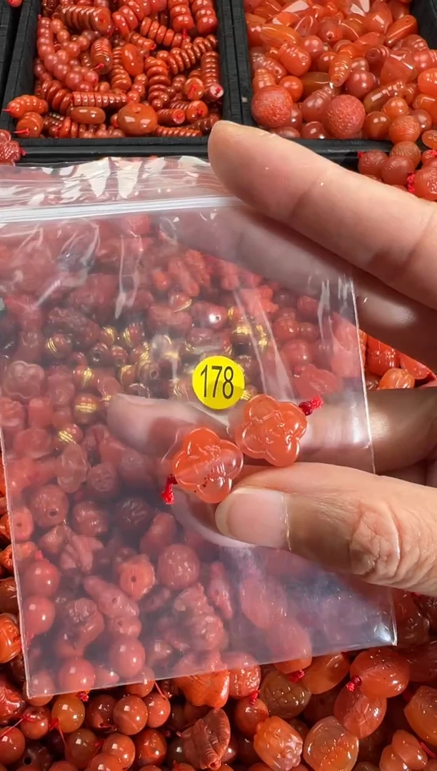 【闪购商品】南红玛瑙颈饰未镶嵌1