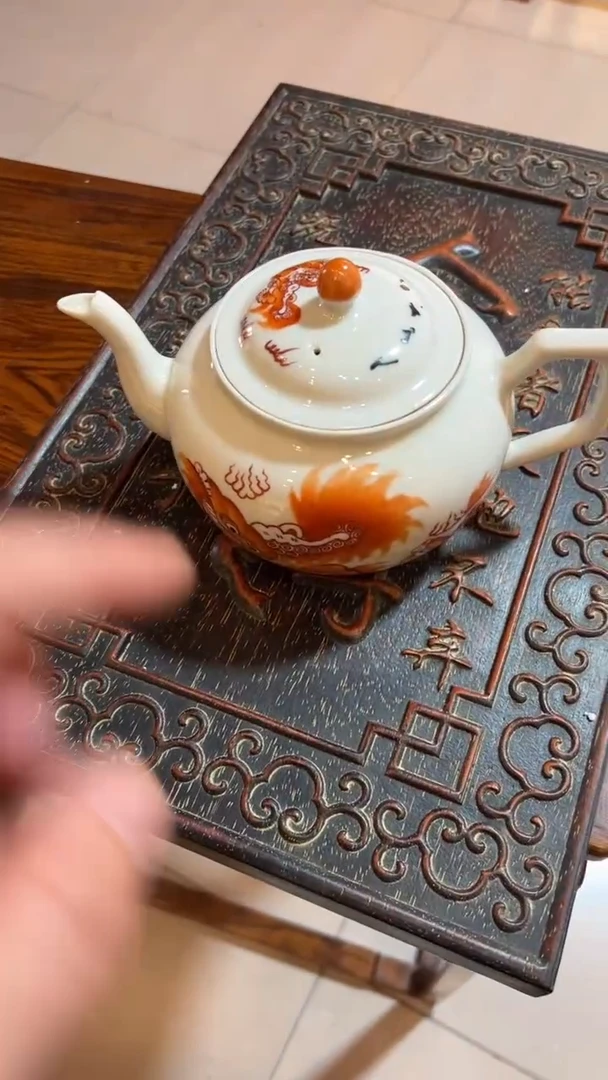 摆件瓷摆件瓷摆件狮子扁圆大壶