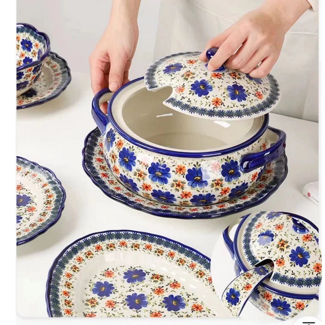 （2）高温瓷釉下彩蝴蝶兰双耳配勺汤锅