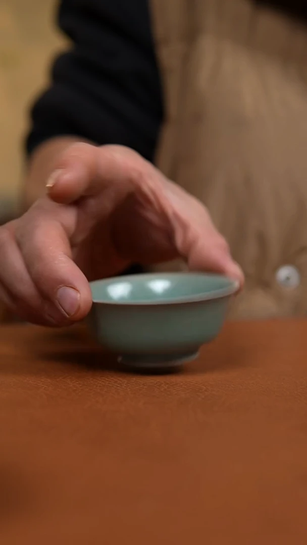 瓷片仿古翡翠绿纯手工薄胎卷足碗杯一级
