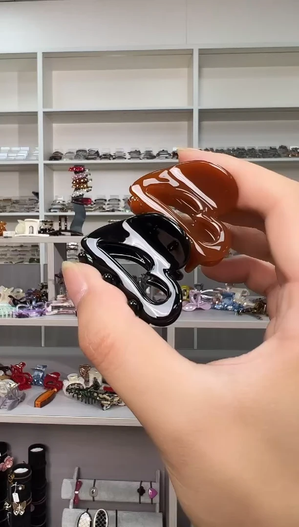 醋酸非金属韩国醋酸品牌发饰4.5cm小爱心后脑勺半扎发抓夹一对